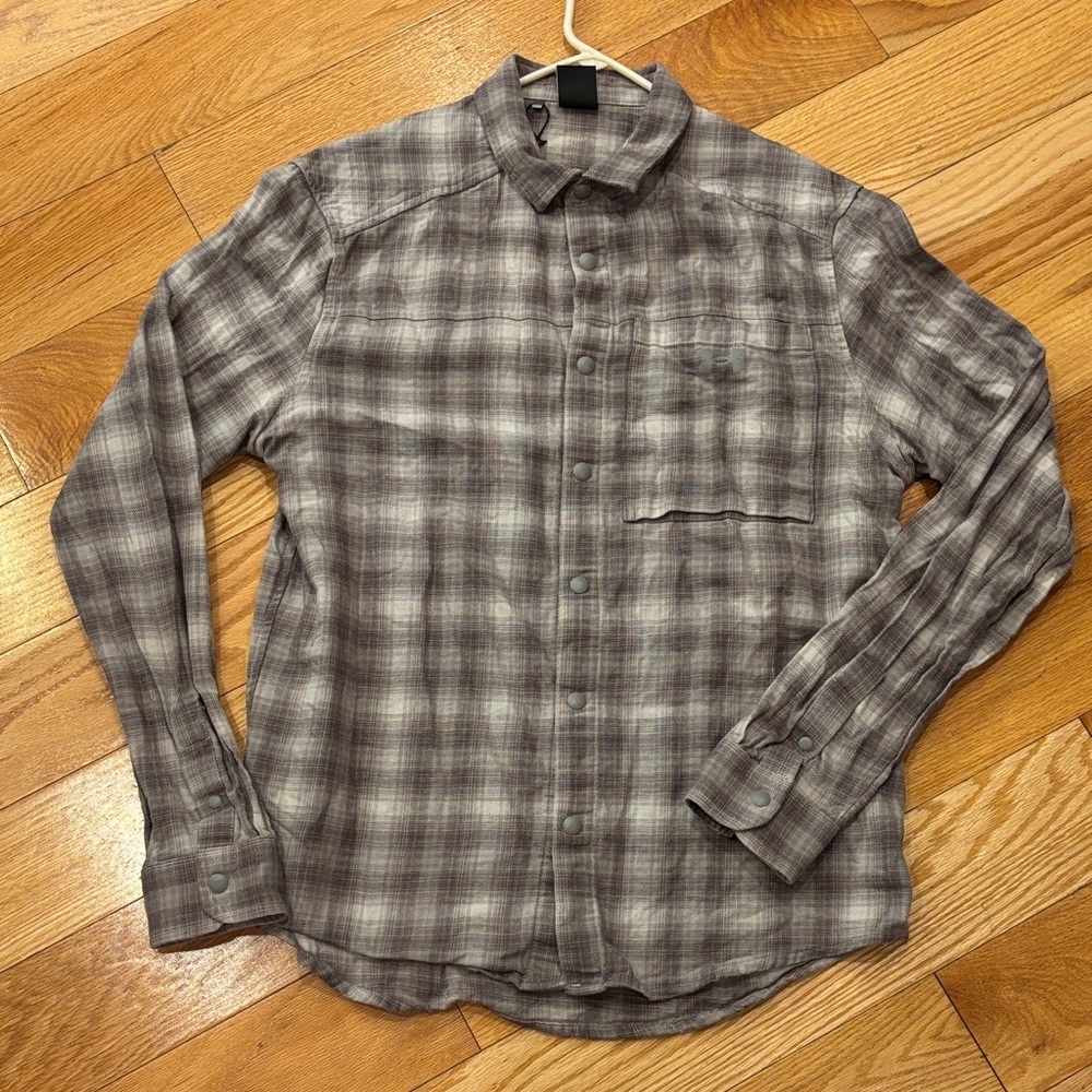 Under Armour Men's Casual Gray Plaid Button/ snap Down Shirt